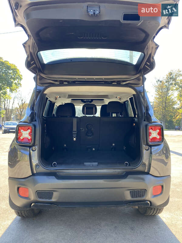 Позашляховик / Кросовер Jeep Renegade 2016 в Львові