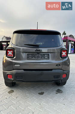 Позашляховик / Кросовер Jeep Renegade 2015 в Львові