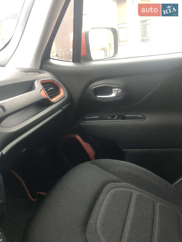 Позашляховик / Кросовер Jeep Renegade 2020 в Хмельницькому фото 7 Позашляховик / Кросовер Jeep Renegade 2020 в Хмельницькому