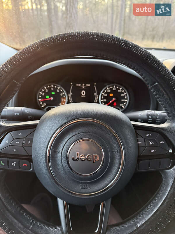 Внедорожник / Кроссовер Jeep Renegade 2016 в Черкассах