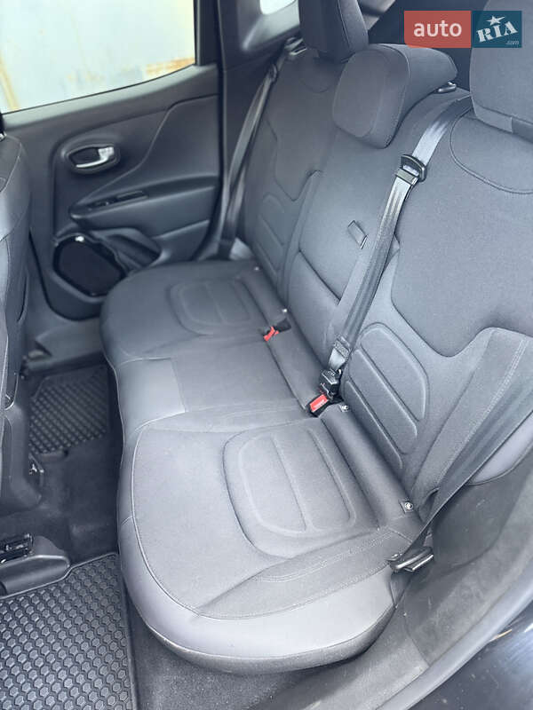 Позашляховик / Кросовер Jeep Renegade 2016 в Києві