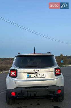 Внедорожник / Кроссовер Jeep Renegade 2016 в 