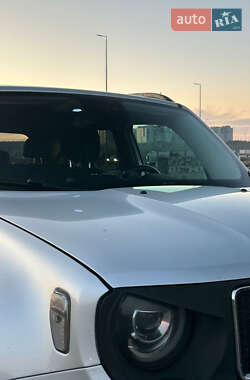 Внедорожник / Кроссовер Jeep Renegade 2016 в 