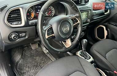 Позашляховик / Кросовер Jeep Renegade 2015 в 