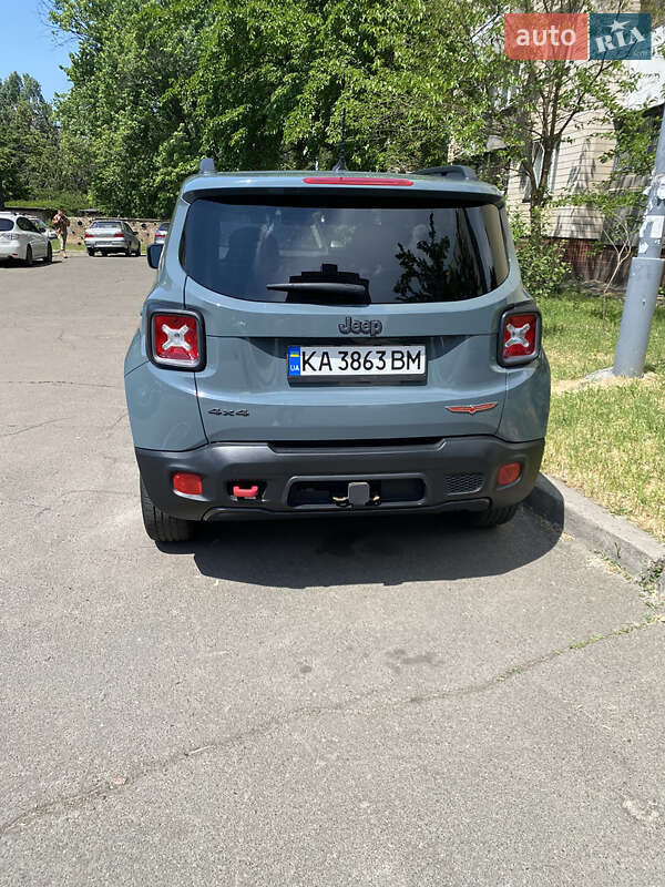 Внедорожник / Кроссовер Jeep Renegade 2016 в Киеве