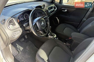 Позашляховик / Кросовер Jeep Renegade 2021 в 