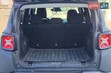 Внедорожник / Кроссовер Jeep Renegade 2016 в 
