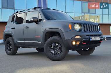 Внедорожник / Кроссовер Jeep Renegade 2016 в 