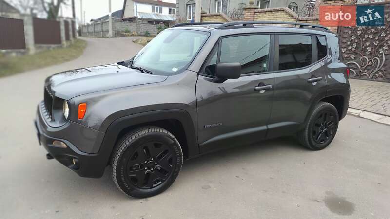 Внедорожник / Кроссовер Jeep Renegade 2018 в Дубно