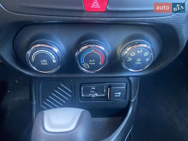 Позашляховик / Кросовер Jeep Renegade 2017 в Львові фото 6 Позашляховик / Кросовер Jeep Renegade 2017 в Львові