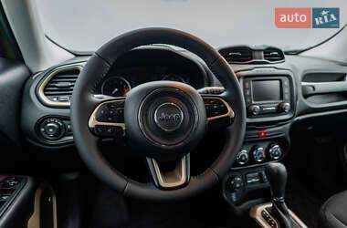 Внедорожник / Кроссовер Jeep Renegade 2016 в 
