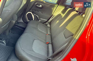 Внедорожник / Кроссовер Jeep Renegade 2016 в 
