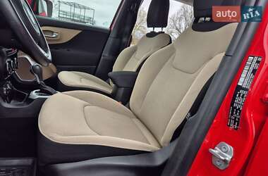 Позашляховик / Кросовер Jeep Renegade 2015 в 