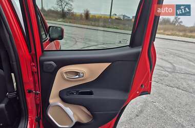 Позашляховик / Кросовер Jeep Renegade 2015 в 