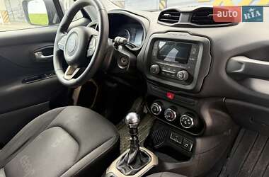 Позашляховик / Кросовер Jeep Renegade 2015 в 