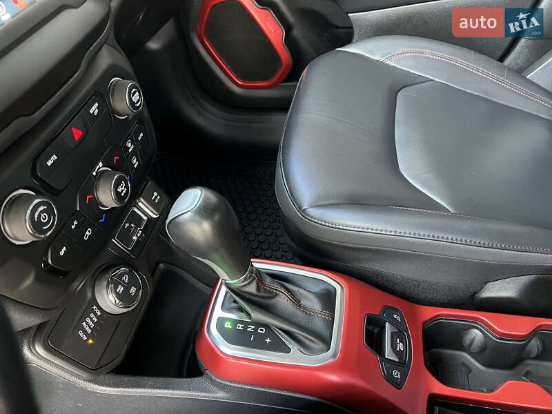 Внедорожник / Кроссовер Jeep Renegade 2019 в Киеве