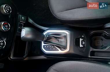 Внедорожник / Кроссовер Jeep Renegade 2019 в 