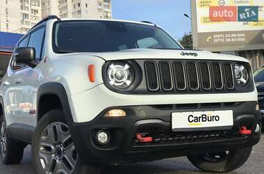 Внедорожник / Кроссовер Jeep Renegade 2016 в 