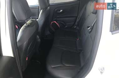 Внедорожник / Кроссовер Jeep Renegade 2016 в 