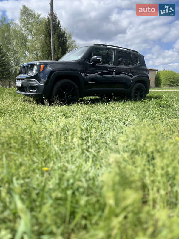 Внедорожник / Кроссовер Jeep Renegade 2016 в 