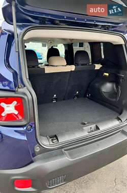 Позашляховик / Кросовер Jeep Renegade 2017 в Новоселиці