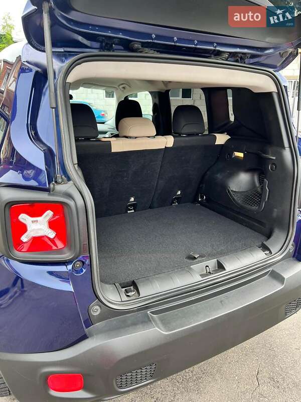 Внедорожник / Кроссовер Jeep Renegade 2017 в Новоселице