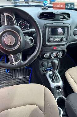 Позашляховик / Кросовер Jeep Renegade 2017 в Новоселиці
