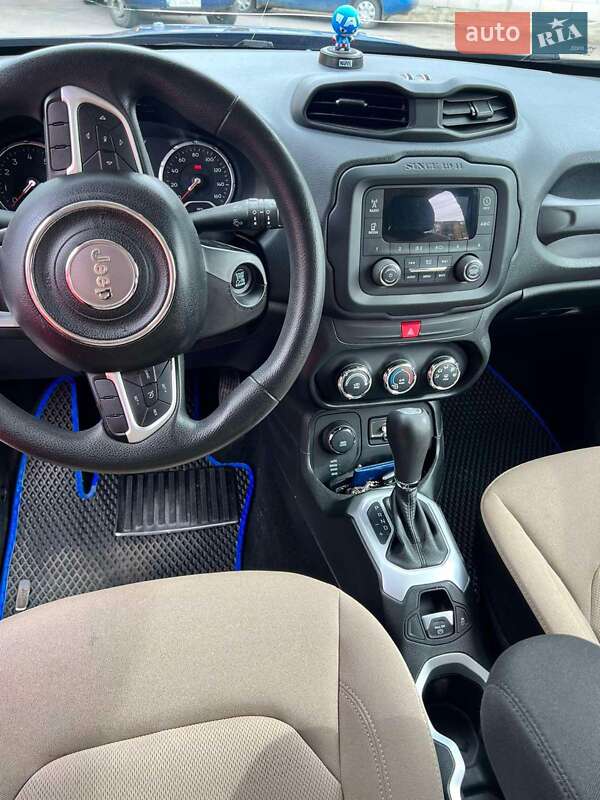 Внедорожник / Кроссовер Jeep Renegade 2017 в Новоселице