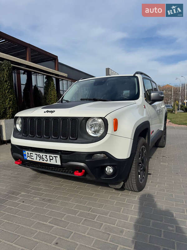 Внедорожник / Кроссовер Jeep Renegade 2016 в 
