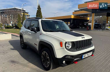 Внедорожник / Кроссовер Jeep Renegade 2016 в 