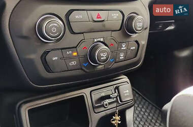 Позашляховик / Кросовер Jeep Renegade 2019 в 