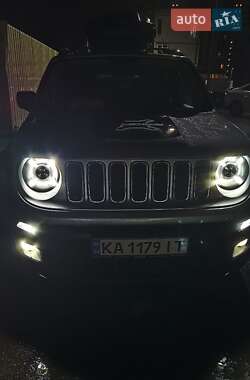 Внедорожник / Кроссовер Jeep Renegade 2015 в 