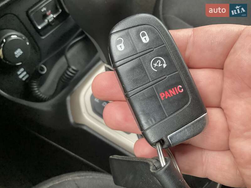 Позашляховик / Кросовер Jeep Renegade 2015 в Ужгороді