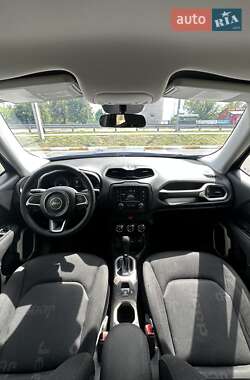 Внедорожник / Кроссовер Jeep Renegade 2017 в 