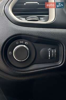 Внедорожник / Кроссовер Jeep Renegade 2017 в 