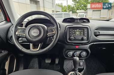 Позашляховик / Кросовер Jeep Renegade 2016 в 