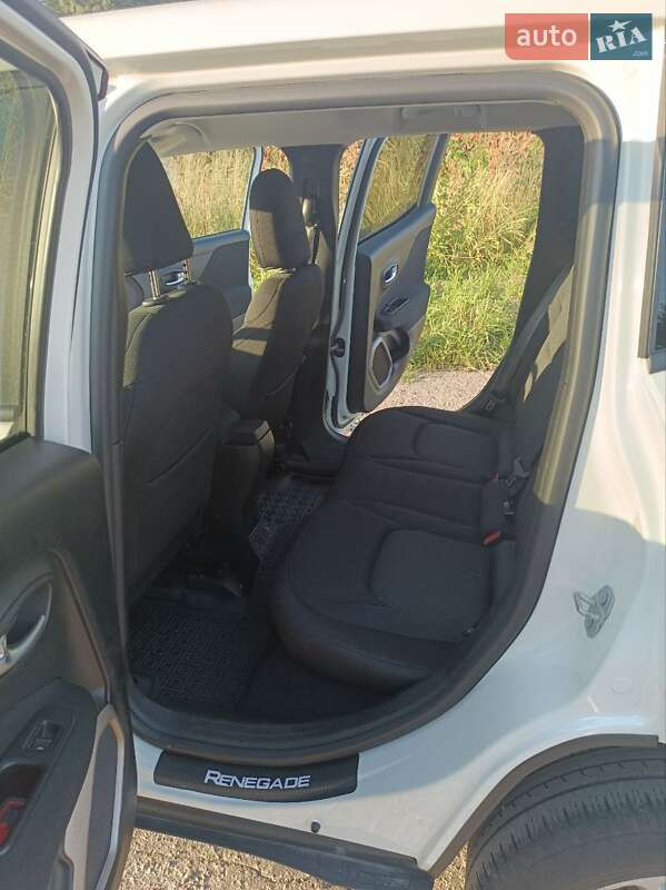 Внедорожник / Кроссовер Jeep Renegade 2016 в Карловке фото 11 Внедорожник / Кроссовер Jeep Renegade 2016 в Карловке