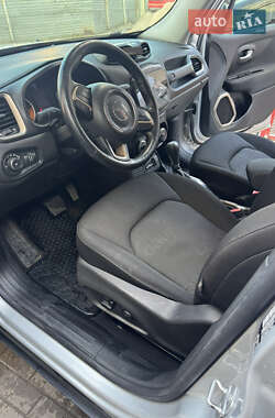 Внедорожник / Кроссовер Jeep Renegade 2015 в 
