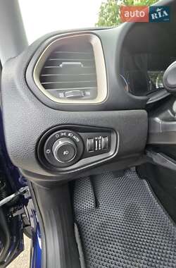 Внедорожник / Кроссовер Jeep Renegade 2017 в 