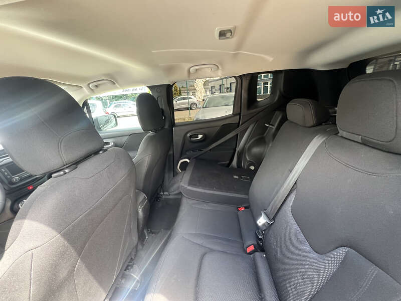Позашляховик / Кросовер Jeep Renegade 2017 в Стрию