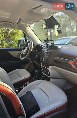 Позашляховик / Кросовер Jeep Renegade 2015 в 