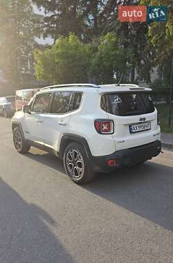 Позашляховик / Кросовер Jeep Renegade 2015 в 