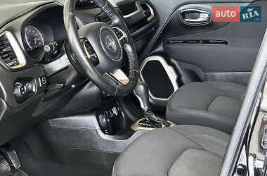 Внедорожник / Кроссовер Jeep Renegade 2016 в 