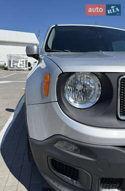 Внедорожник / Кроссовер Jeep Renegade 2015 в 