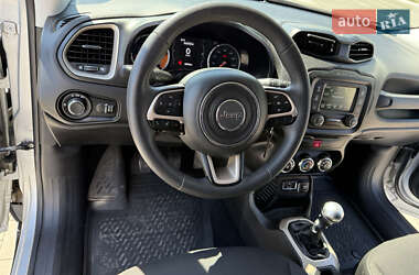 Внедорожник / Кроссовер Jeep Renegade 2015 в 