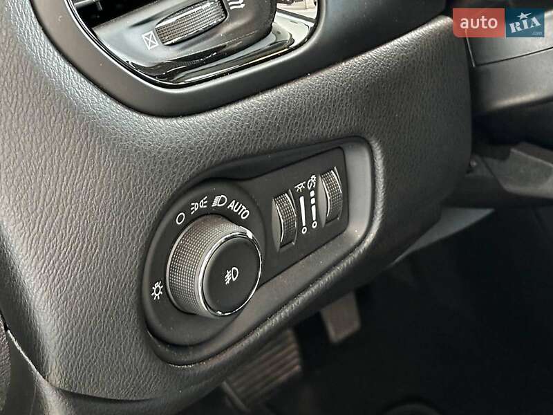 Внедорожник / Кроссовер Jeep Renegade 2020 в Одессе