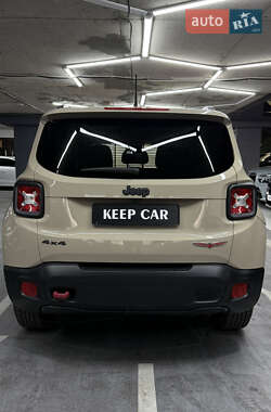Внедорожник / Кроссовер Jeep Renegade 2016 в 