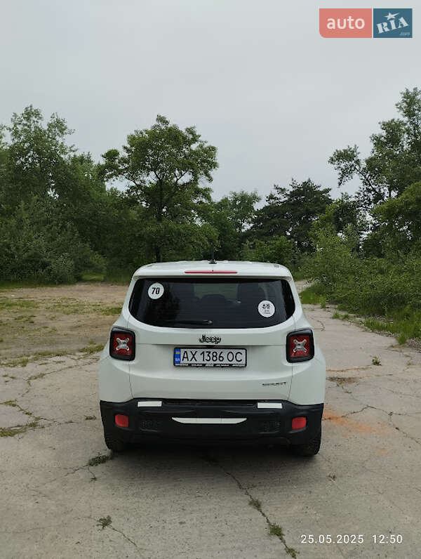 Позашляховик / Кросовер Jeep Renegade 2015 в Києві