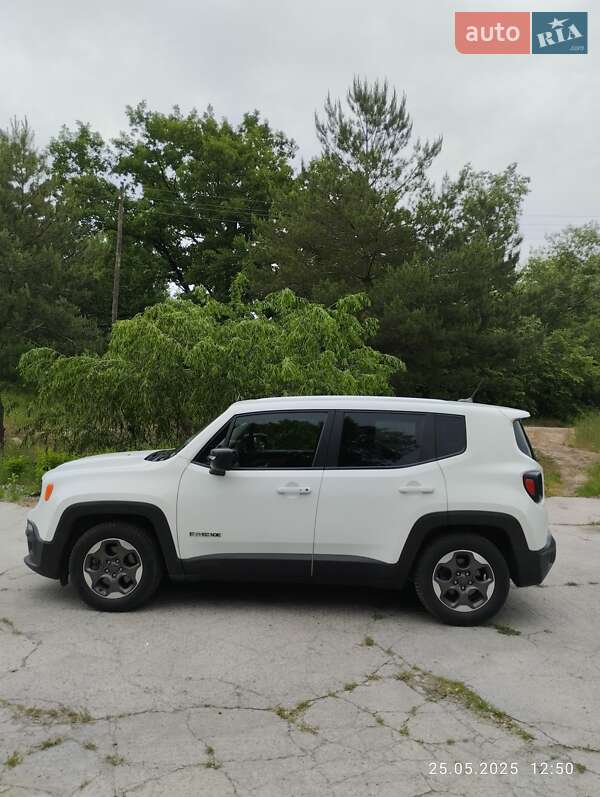 Позашляховик / Кросовер Jeep Renegade 2015 в Києві