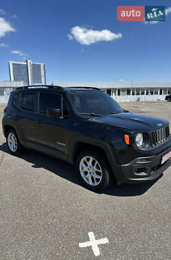 Внедорожник / Кроссовер Jeep Renegade 2017 в 